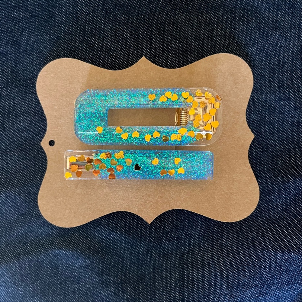 Resin Clip set, aqua and gold glitter!